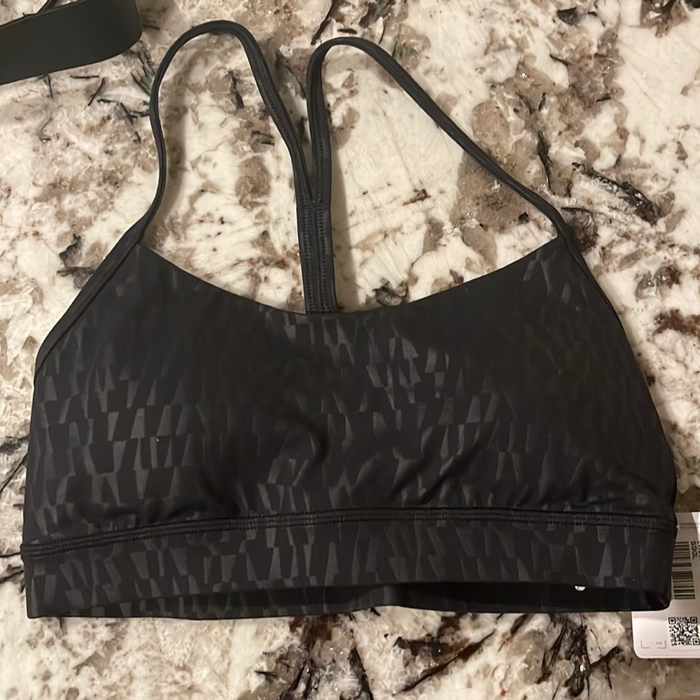 LULULEMON BLACK FLOW Y NULU SPORTS BRA